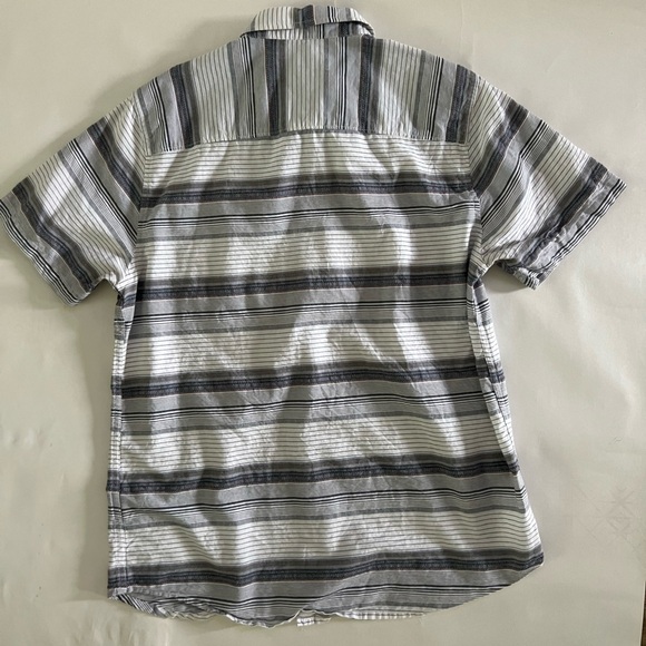 O’Neill Surf - Tailored Fit Button Up - Large - Picture 3 of 3